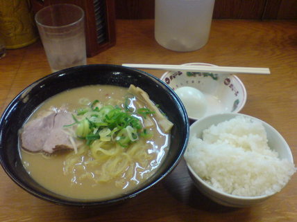 天下一品ラーメンとライスとゆでたまご！